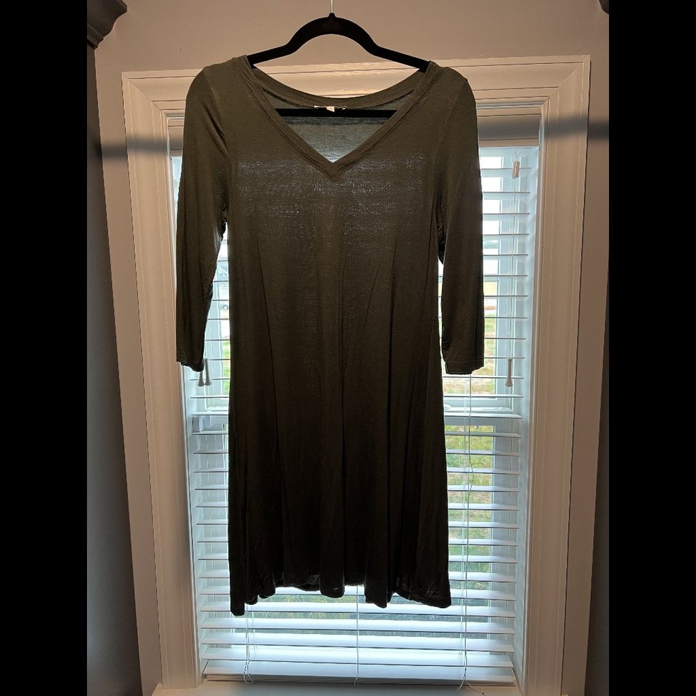 Mid-length Sleeved Dress